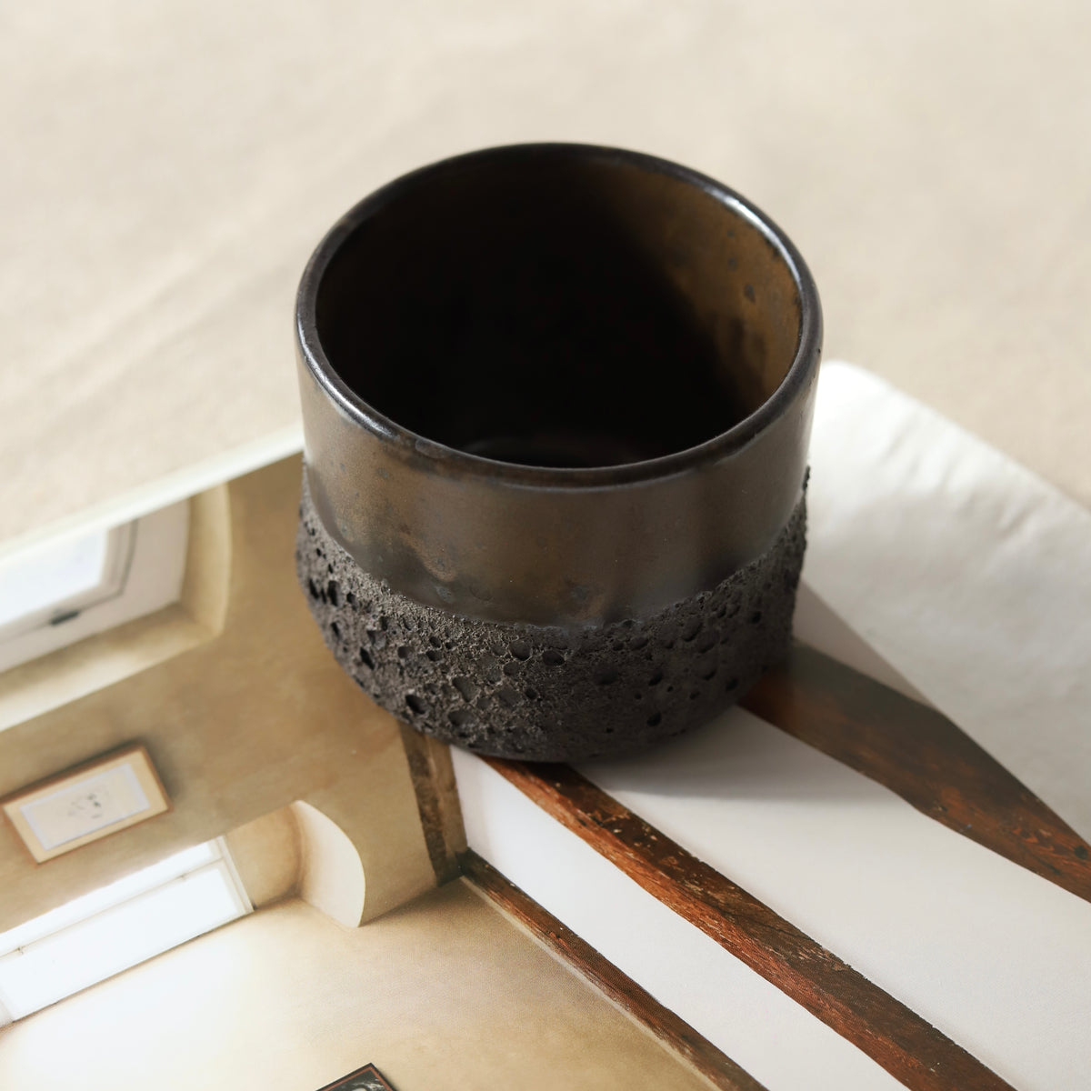 Gaia Dark Black Mug