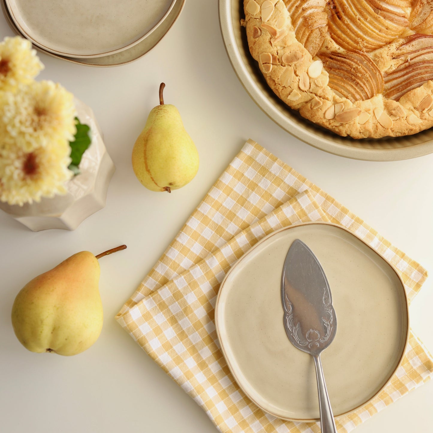 Hera Beige Amorf Tatlı Tabağı